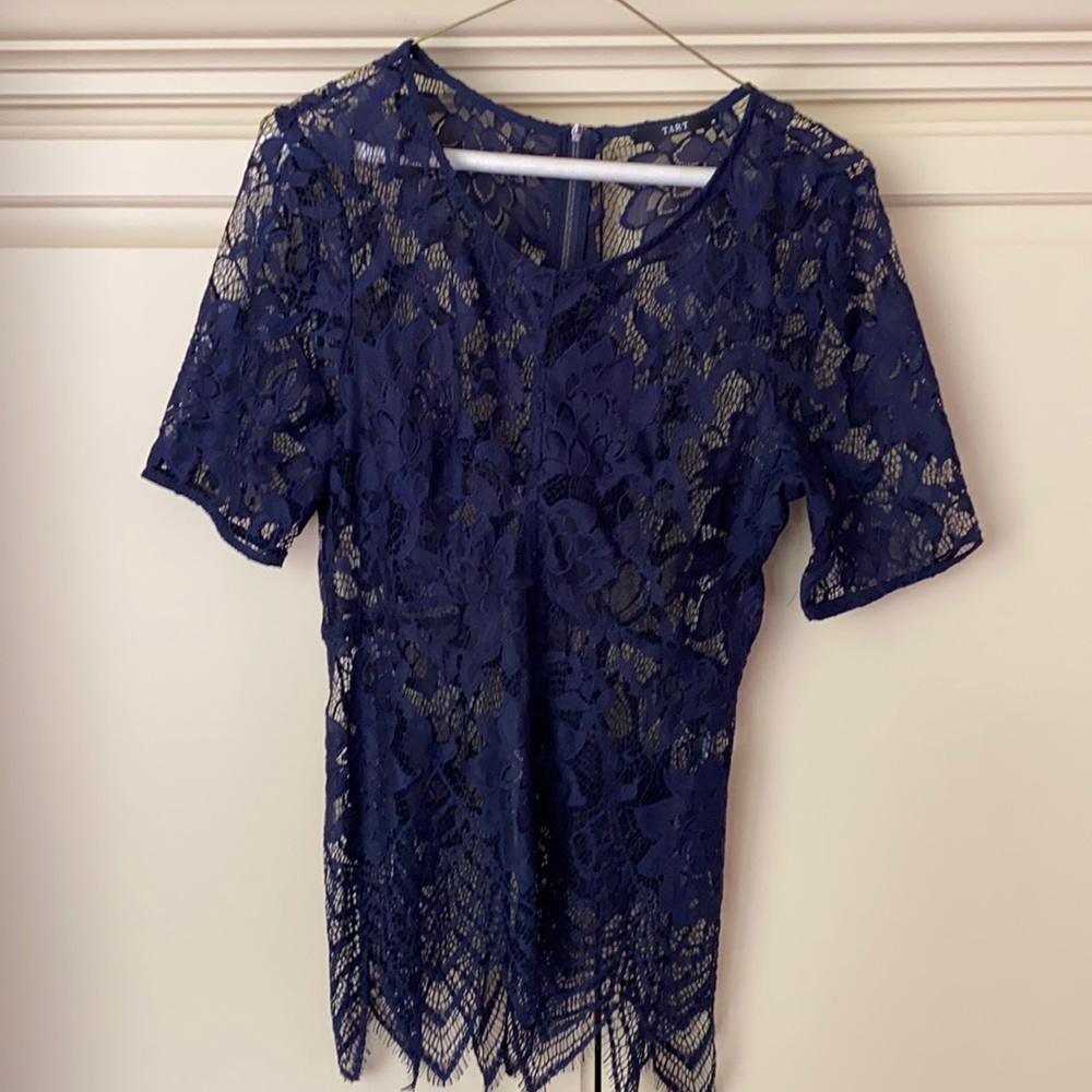 Tart size M lace zip back top